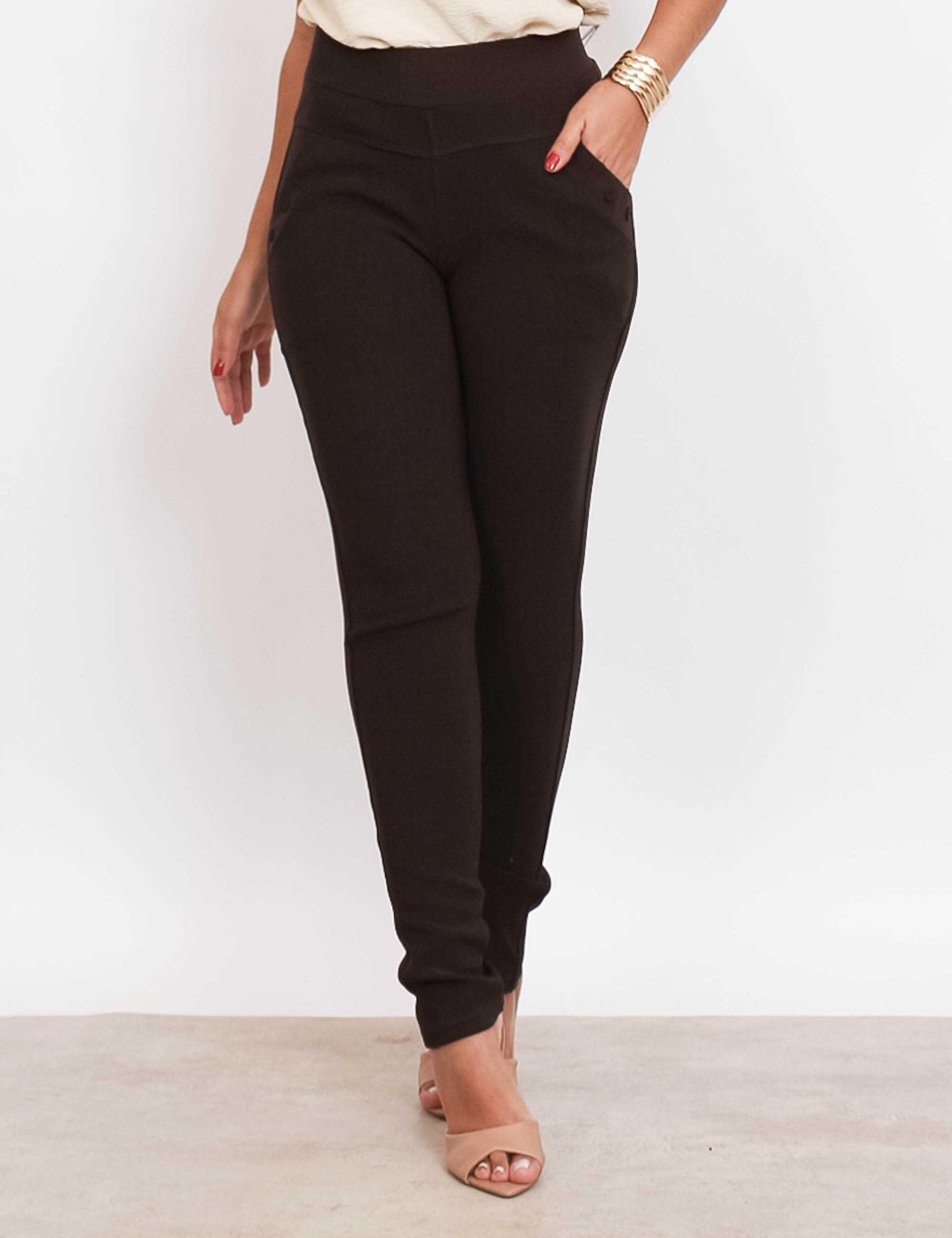  Calça Cigarrete Helanca Marrom