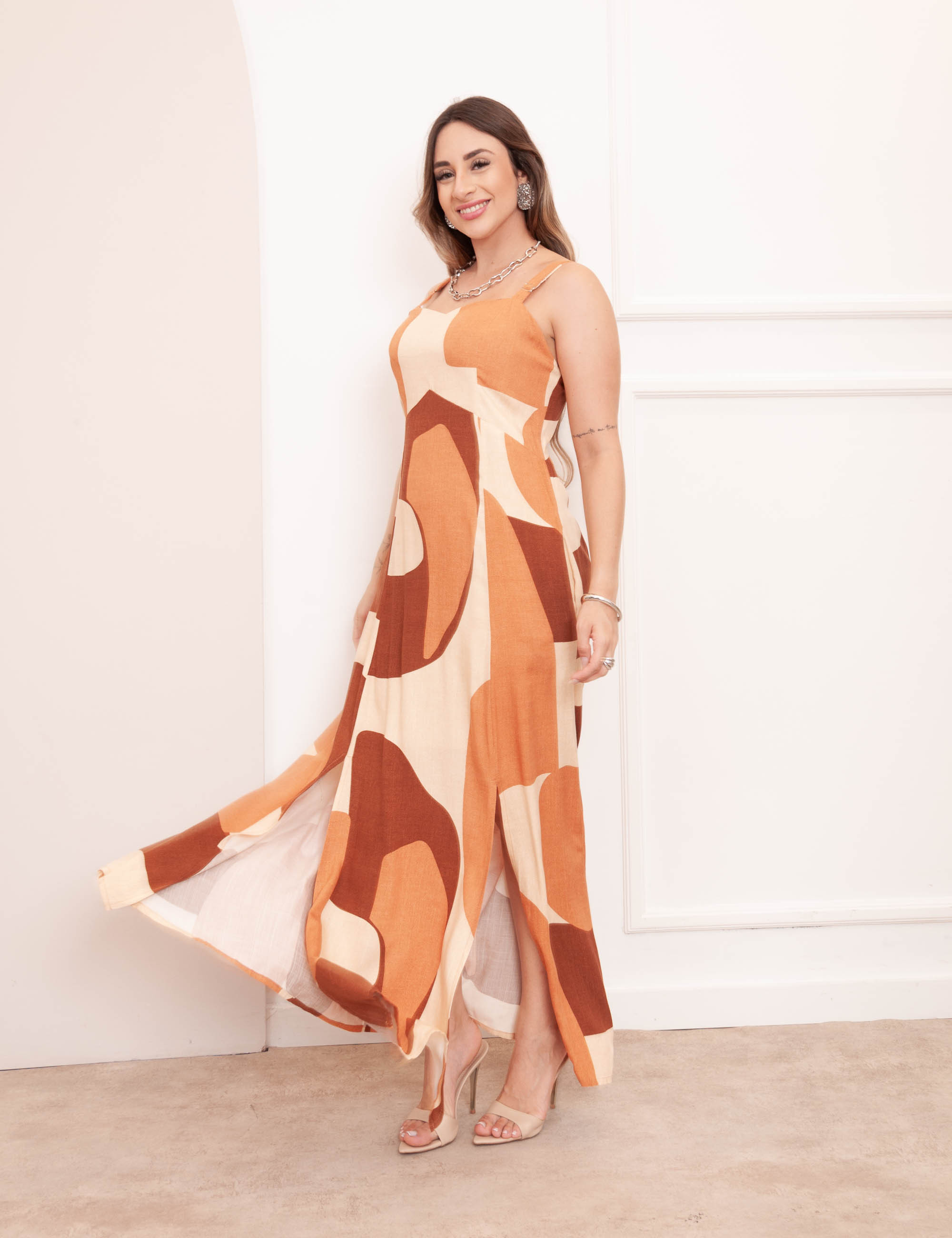 Vestido Longuete Abstrato Caramelo