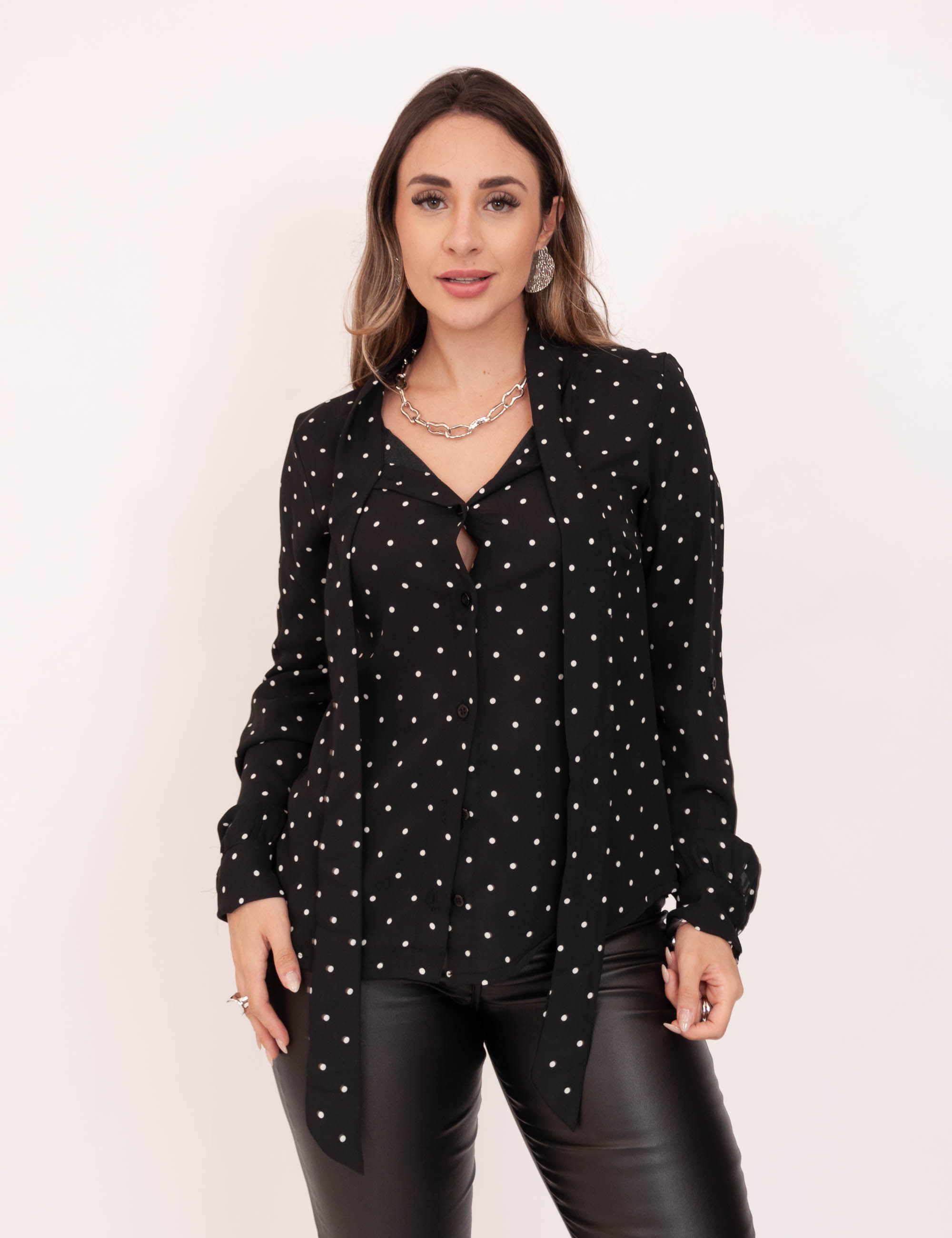 Camisa Crepe Poá Preto