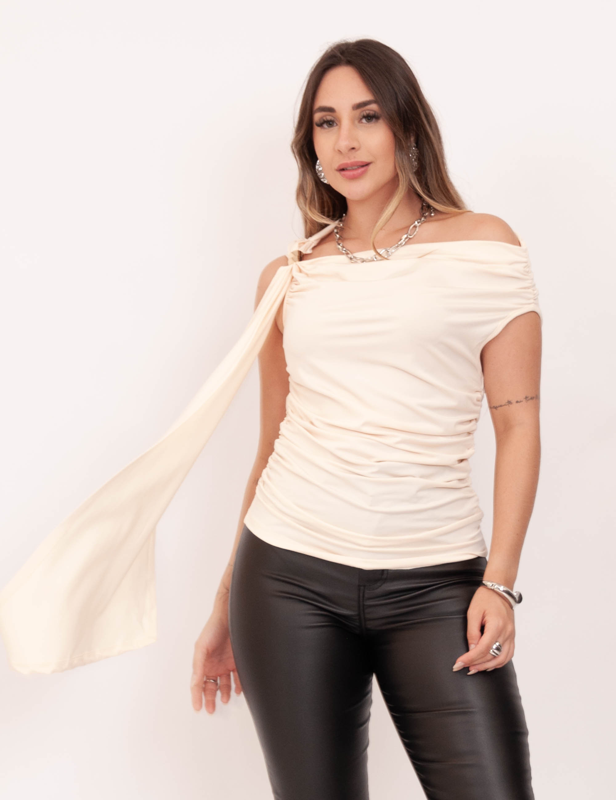 Blusa Ohana Drapeado Creme
