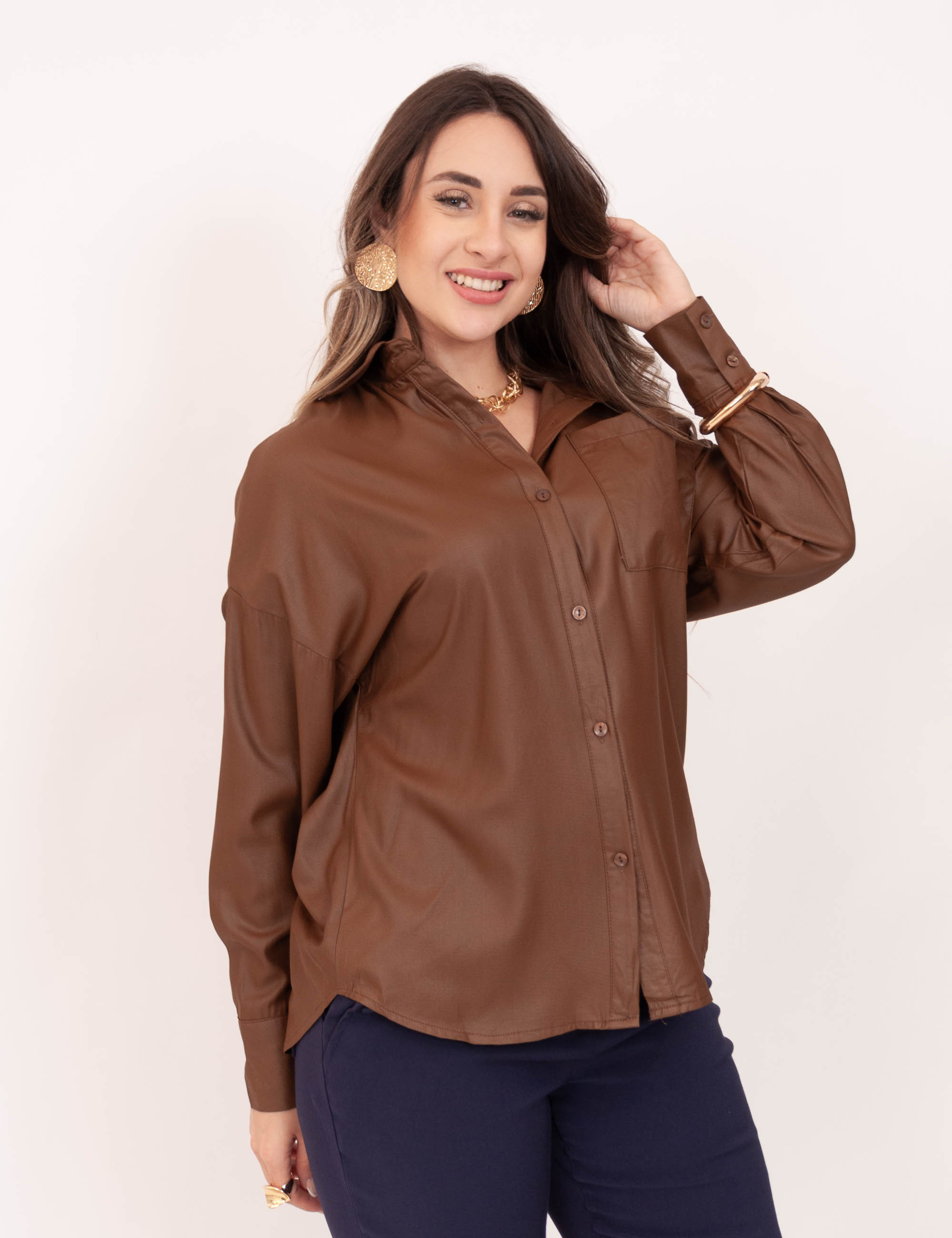 Camisa Resinada Bolso Marrom