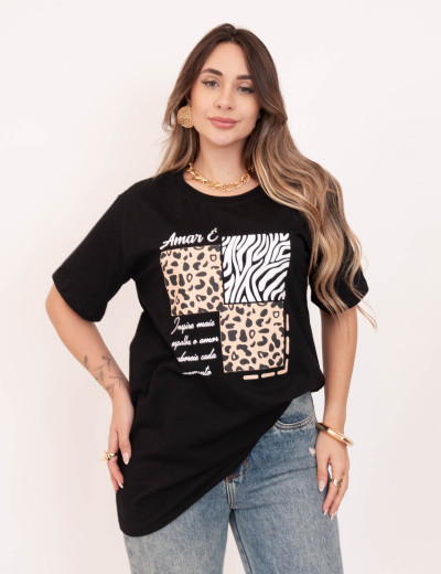 T-shirt Alongada Estampada Preto